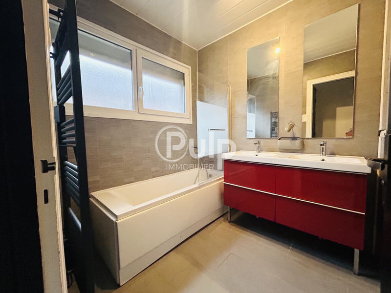 Propriété - 162 m² - 10 pièces