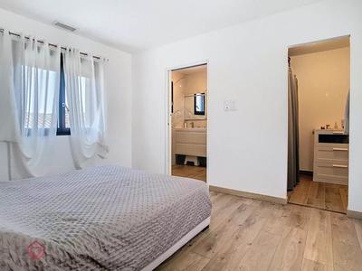 Maison - 137 m² - 5 pièces