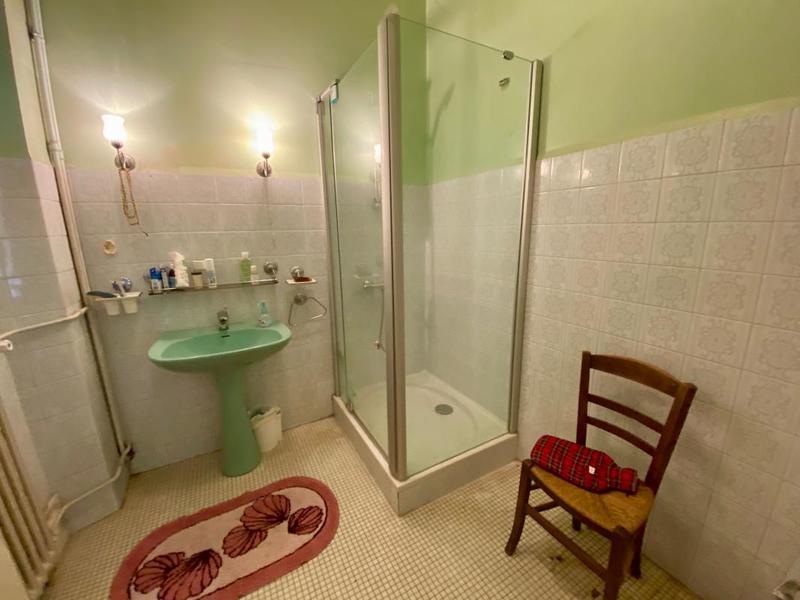 Propriété - 245 m² - 6 pièces