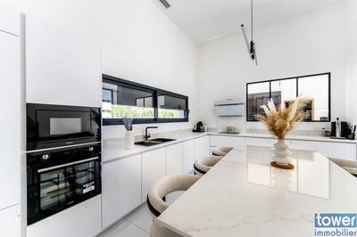 Maison - 200 m² - 6 pièces