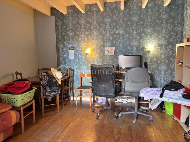 Maison - 233 m² - 8 pièces