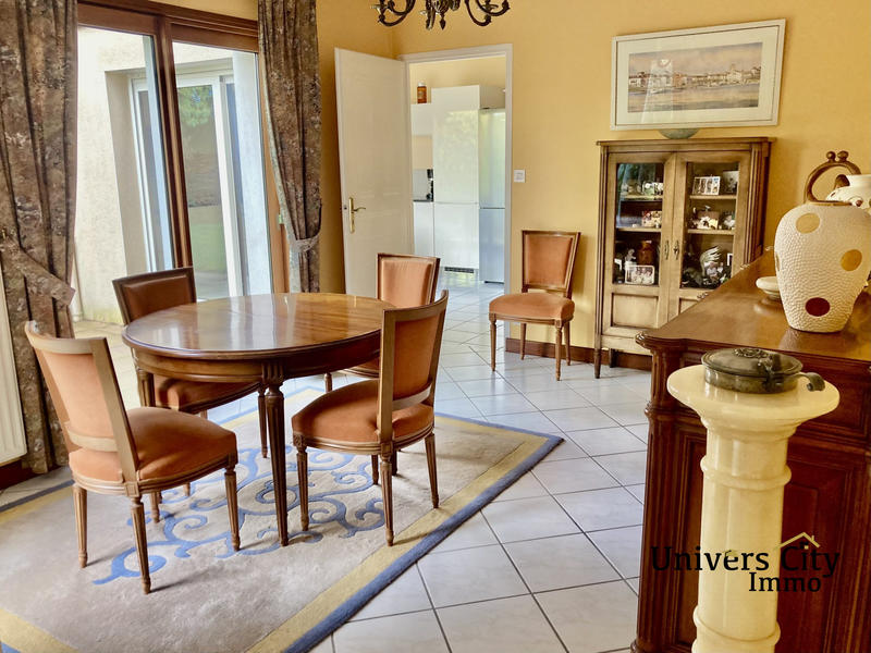 Maison contemporaine - 177 m² - 7 pièces