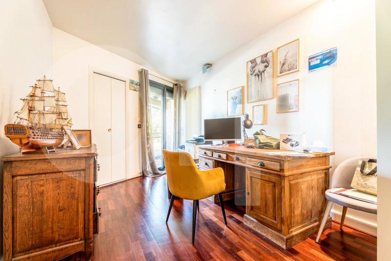 Villa - 366 m² - 6 pièces