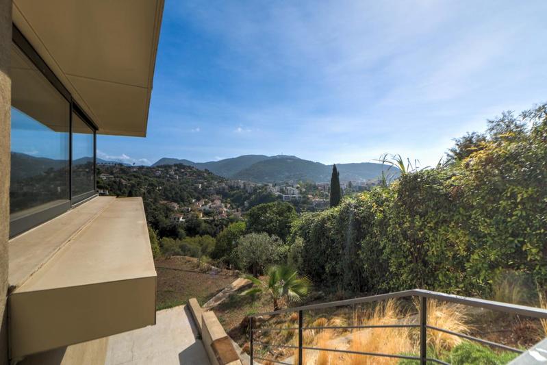 Maison - 180 m² - 5 pièces