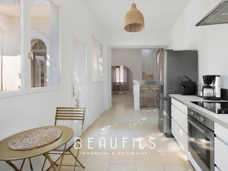 Maison - 245 m² - 8 pièces