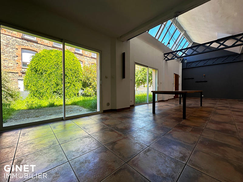 Appartement - 180 m² - 9 pièces