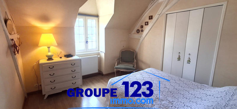 Maison - 220 m² - 6 pièces