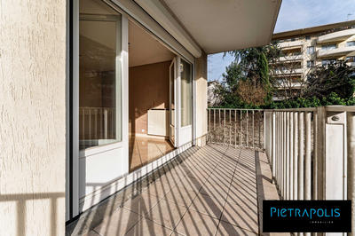 Appartement - 82 m² - 4 pièces