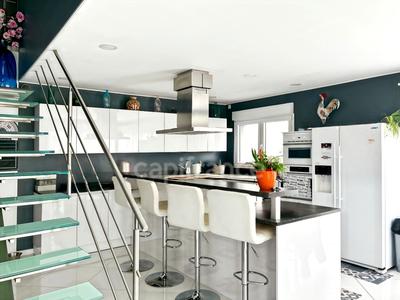 Maison - 200 m² - 5 pièces