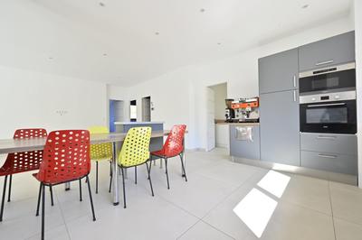 Maison - 202 m² - 5 pièces