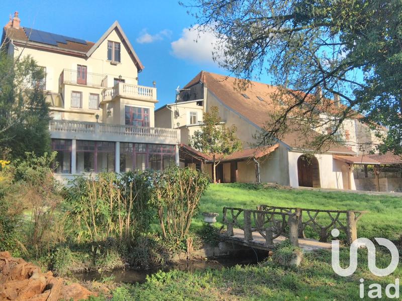 Maison - 236 m² - 11 pièces