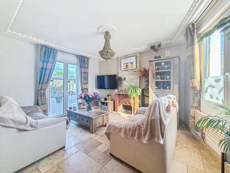 Maison - 122 m² - 7 pièces