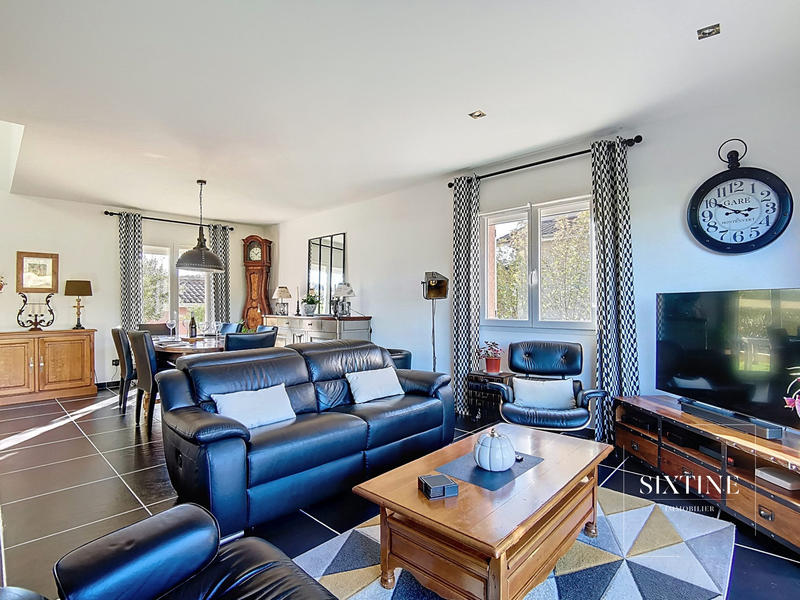 Villa - 149 m² - 8 pièces