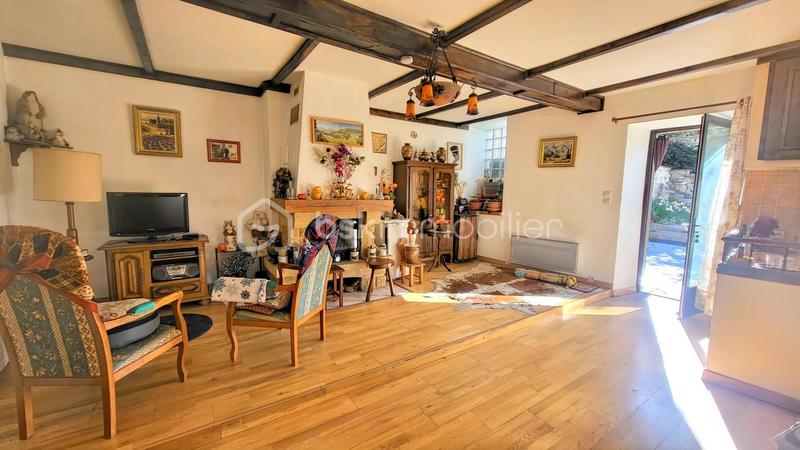 Maison traditionnelle - 275 m² - 12 pièces