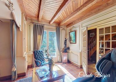 Maison - 255 m² - 8 pièces