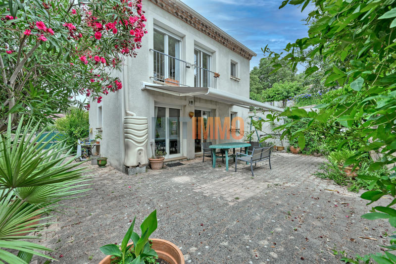 Maison - 195 m² - 8 pièces