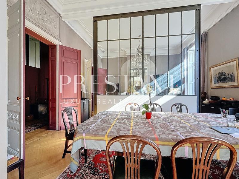 Appartement - 231 m² - 6 pièces