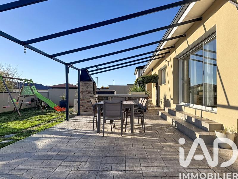 Maison - 200 m² - 8 pièces