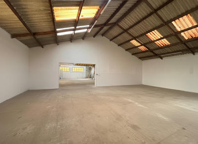 Local d'activité / Entrepôt - 521 m²