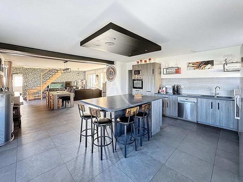 Maison - 173 m² - 7 pièces