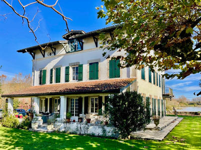 Demeure - 400 m² - 10 pièces