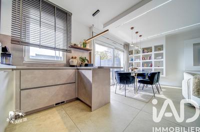 Maison - 90 m² - 5 pièces