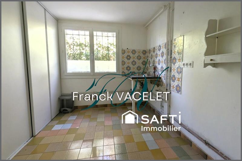 Maison - 250 m² - 8 pièces