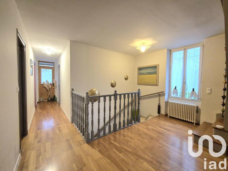 Maison - 250 m² - 8 pièces