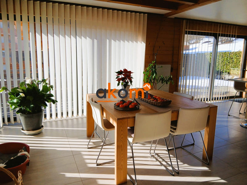 Châlet - 244 m² - 8 pièces