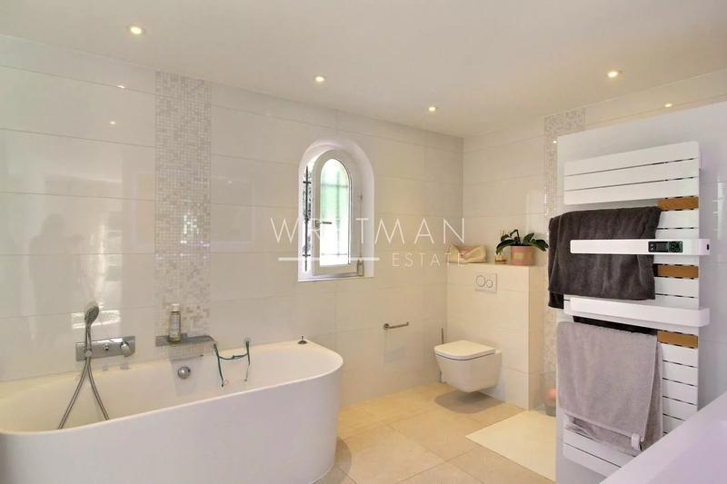 Villa - 225 m² - 6 pièces