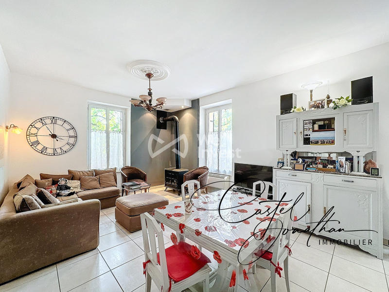 Maison - 460 m² - 8 pièces