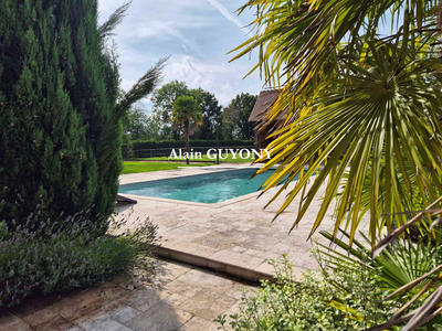 Maison contemporaine - 276 m² - 9 pièces