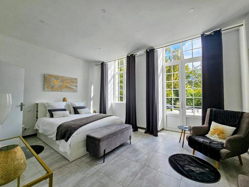 Demeure - 665 m² - 20 pièces