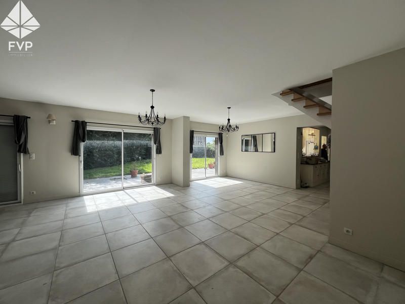 Maison de village - 316 m² - 11 pièces