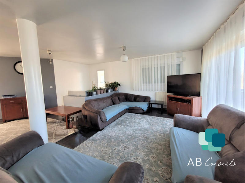 Maison traditionnelle - 138 m² - 5 pièces