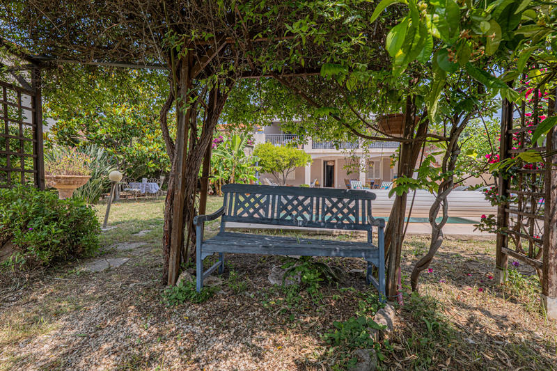 Maison - 245 m² - 7 pièces