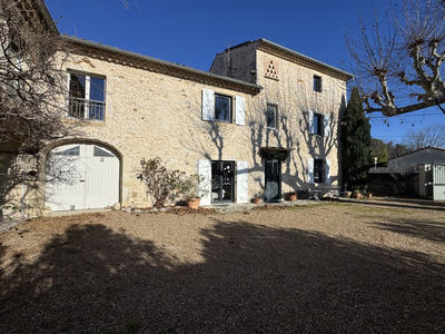 Maison - 250 m² - 9 pièces