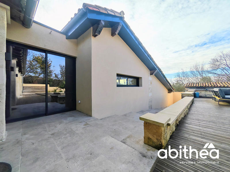 Maison - 250 m² - 6 pièces