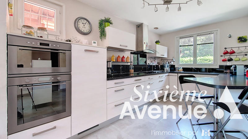 Maison - 111 m² - 5 pièces