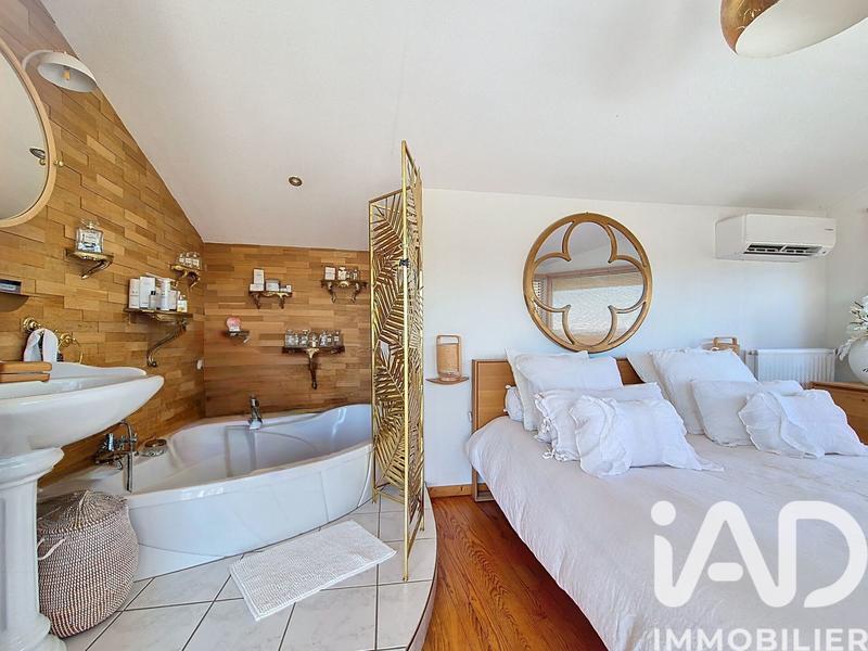 Maison de maîtres - 234 m² - 7 pièces