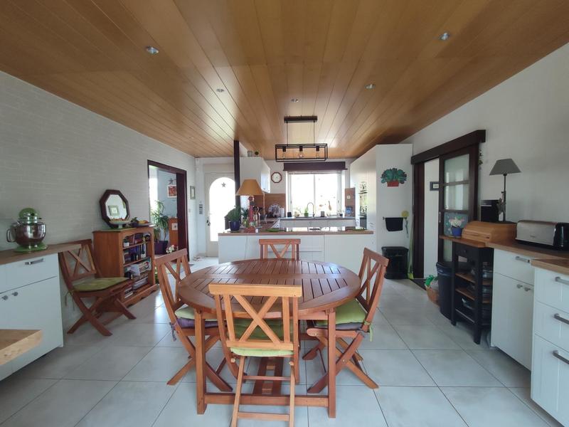 Maison - 242 m² - 8 pièces