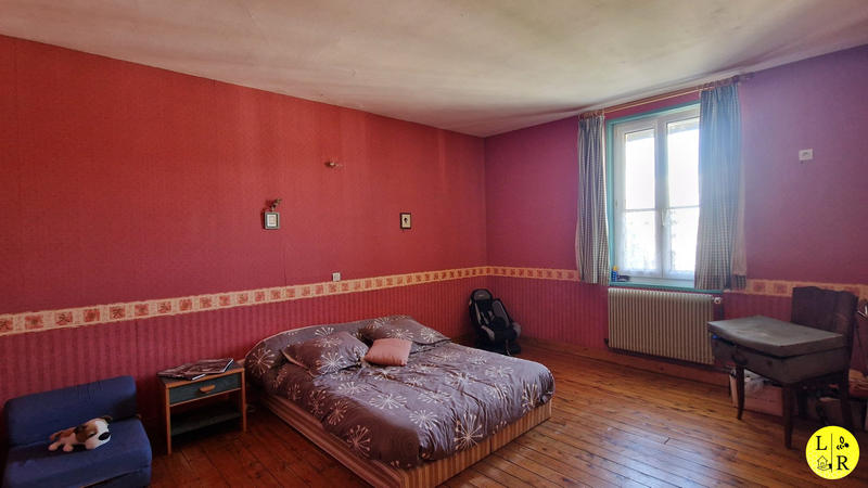 Maison - 241 m² - 8 pièces