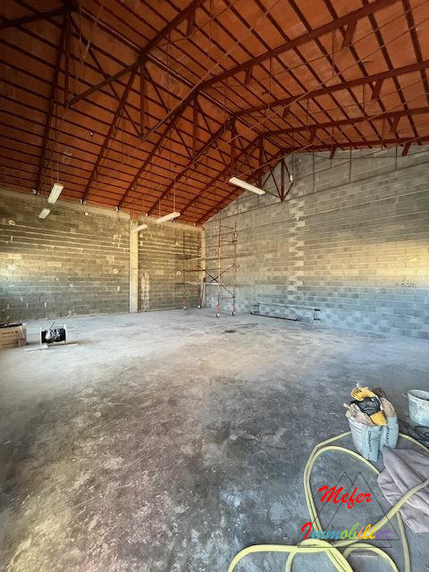 Local d'activités - 96 m²