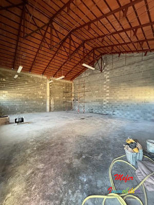 Local d'activités - 96 m²