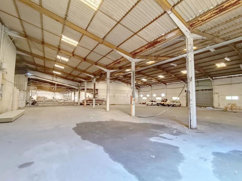 Local commercial - 4 860 m²