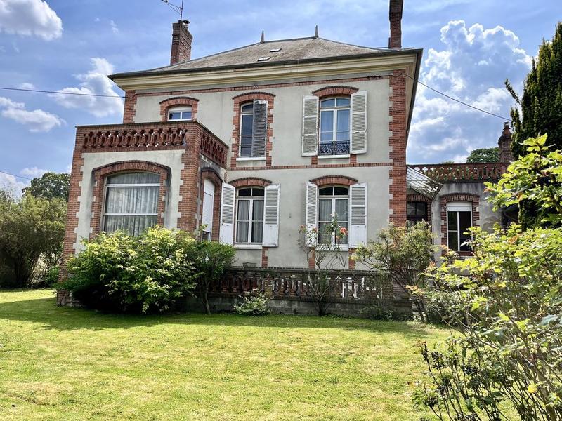 Maison de maîtres - 267 m² - 11 pièces