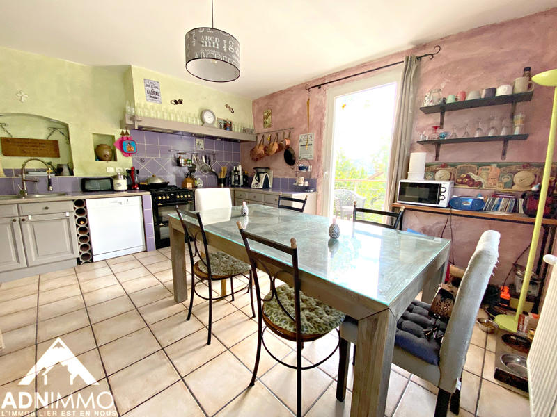 Maison - 170 m² - 5 pièces