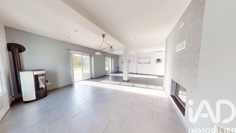 Maison - 237 m² - 9 pièces