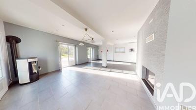 Maison - 237 m² - 9 pièces