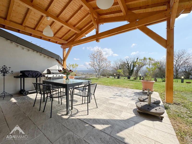 Maison - 333 m² - 10 pièces